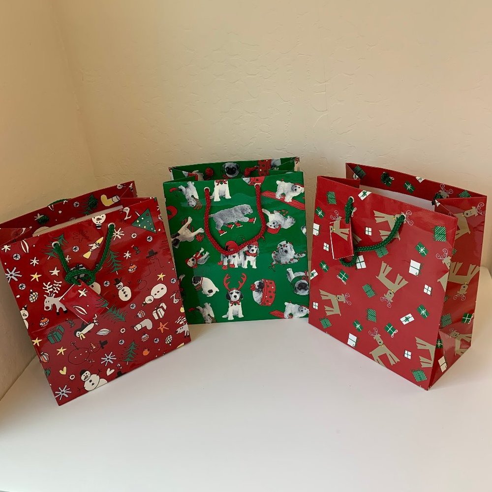 Old Navy Gift Bags Christmas Holiday Puppy Dogs Reindeer Snowman Set of 3 NEW